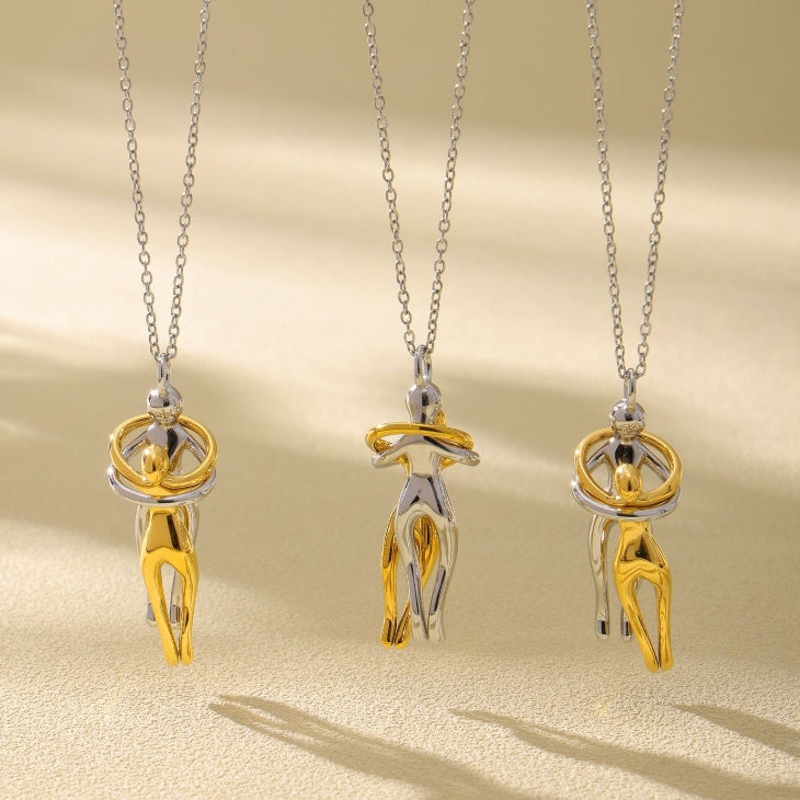 Sarılan Çift Kolye